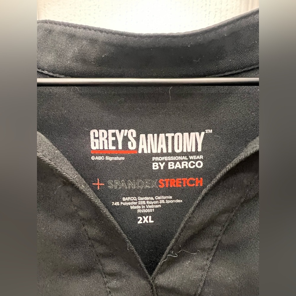 Greys Anatomy by Barco Scrub Top - Picture 3 of 3